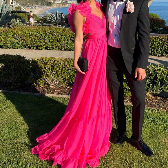 Mac Duggal Iconic Ruffle Gown - Picture 2 of 4